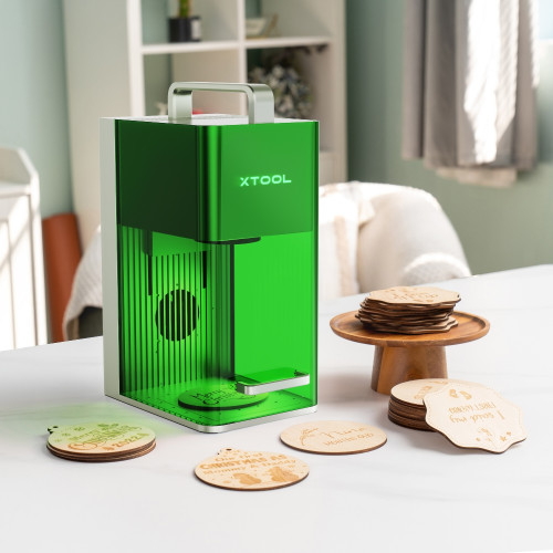 xTool F1: Cel mai rapid gravor laser portabil cu laser IR + diodă